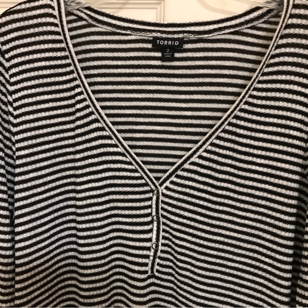 Torrid Size 2 - Picture 4 of 9